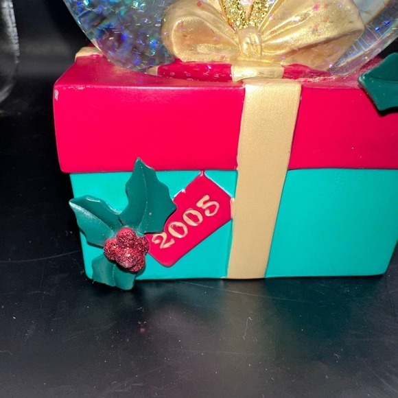 Vintage 2005 Disney Store Tinkerbell Mistletoe Christmas Snow Globe - Picture 6 of 7